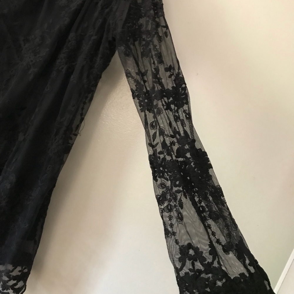 Lace mini dress - Picture 4 of 8
